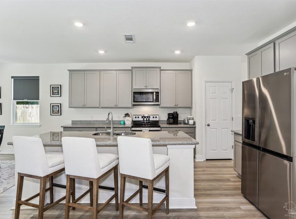 6233 Carson Dr, Milton, FL 32570