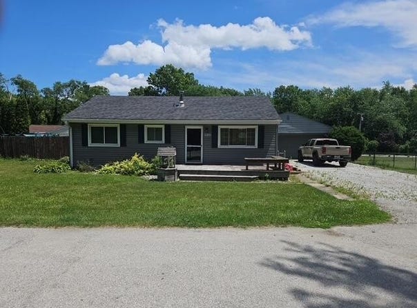 5308 Smilax Lane, Valparaiso, IN 46383