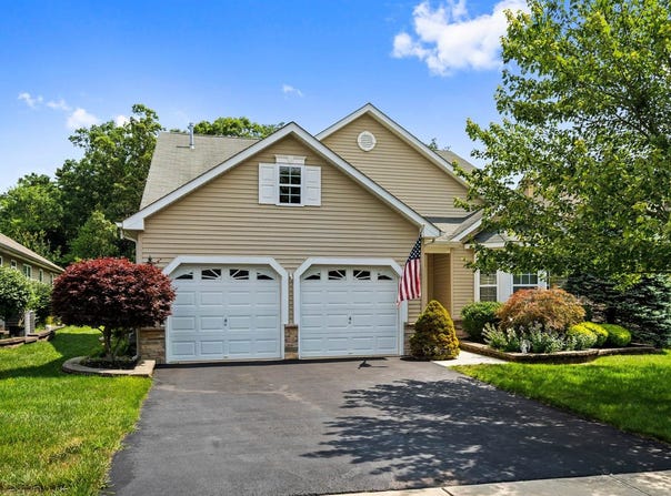 226 Enclave Blvd, Lakewood, NJ 08701