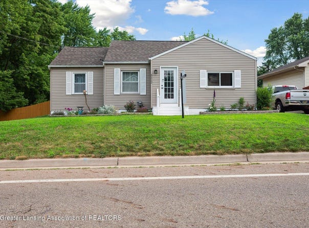 5112 W Willow Highway, Lansing, MI 48917