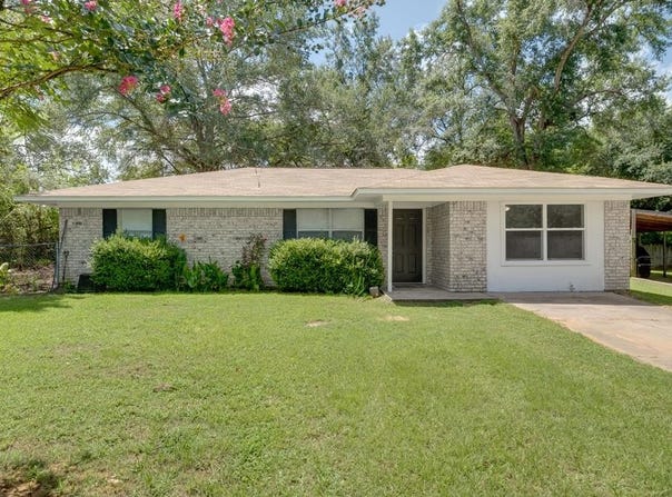200 Ricky Dr, PALESTINE, TX 75803