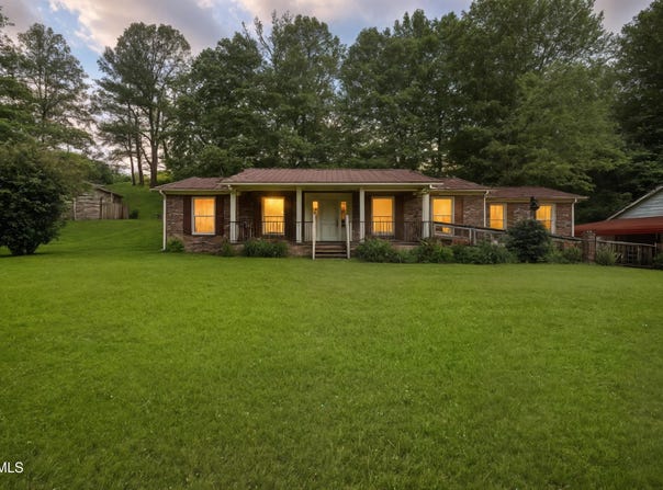 1710 East Shawnee Avenue, Big Stone Gap, VA 24219
