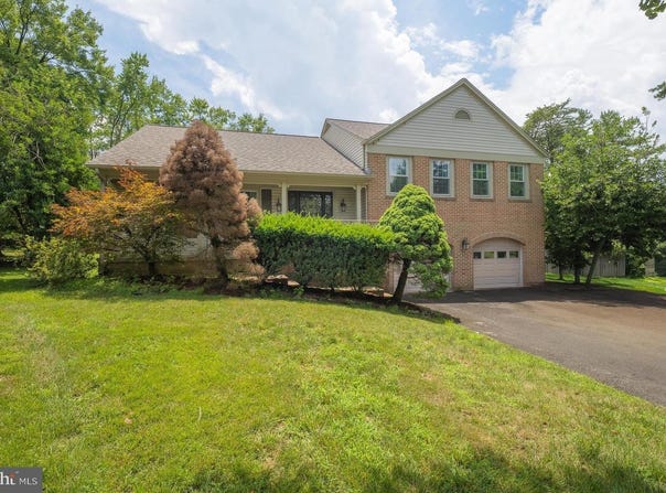 10 PINTO COURT, ROCKVILLE, MD 20850