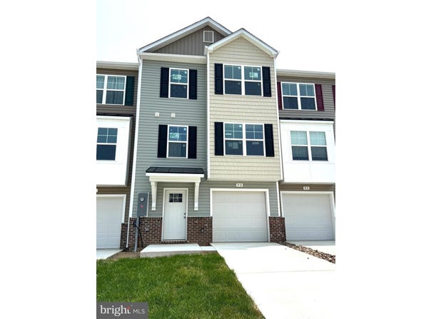 90 MOSES DRIVE, MARTINSBURG, WV 25405