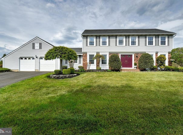 8 BRADFORD Court, PRINCETON JUNCTION, NJ 08550