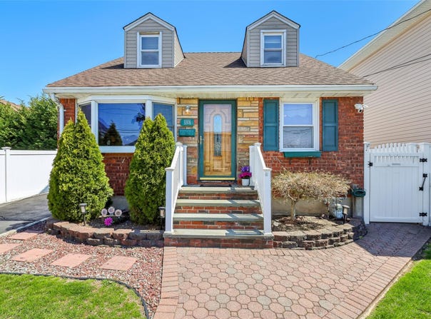188 N 3rd Street, Bethpage, NY 11714