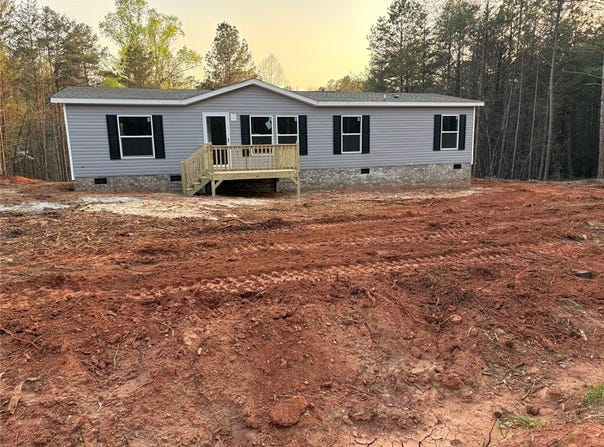 54 WALKERS Corner, Iva, SC 29655