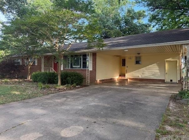 611 W Main, Gillett, AR 72055