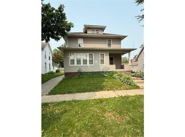 105 Oak Street N, Mabel, MN 55954