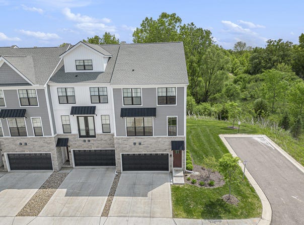 2990 Stoke Way, Ann Arbor, MI 48105