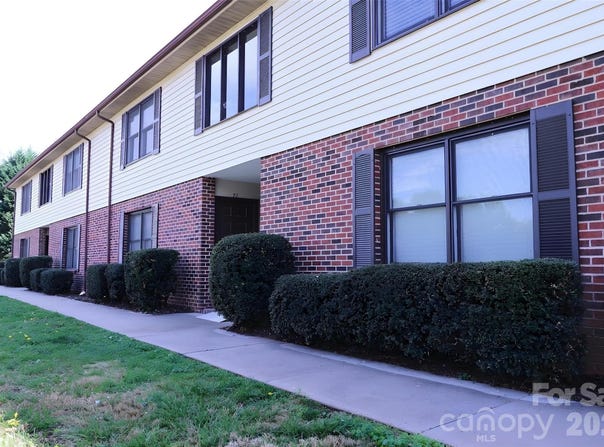 525 SW 12th Street SW, Hickory, NC 28602