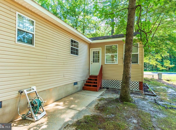 1040 OCEAN PARKWAY, OCEAN PINES, MD 21811