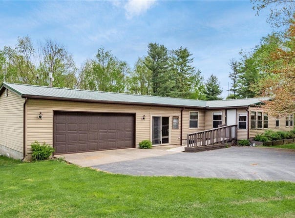 15741 Grand Avenue, Senecaville, OH 43780