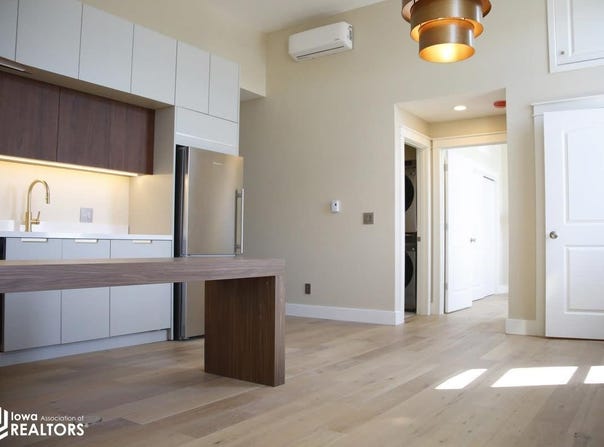 51 E Broadway #302, Fairfield, IA 52556