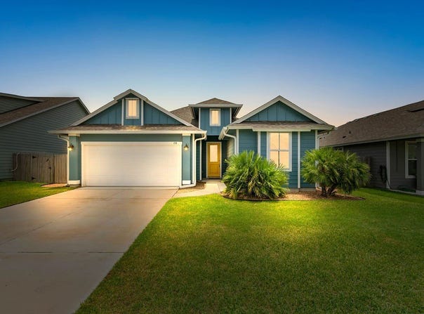 118 Shady Terrace, Rockport, TX 78382