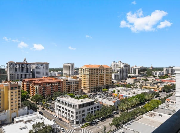 10 Aragon Ave, Coral Gables, FL 33134