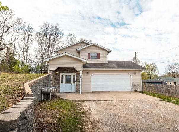 22354 Target Road, St Robert, MO 65584