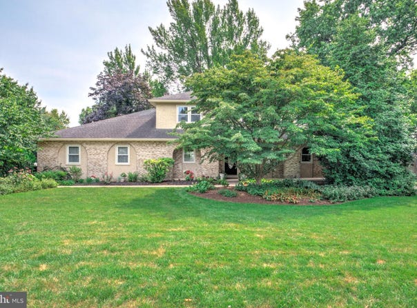 3312 COCHRAN DRIVE, LANCASTER, PA 17601