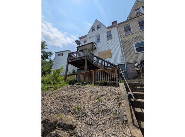 709 Fruit Way, McKees Rocks, PA 15136