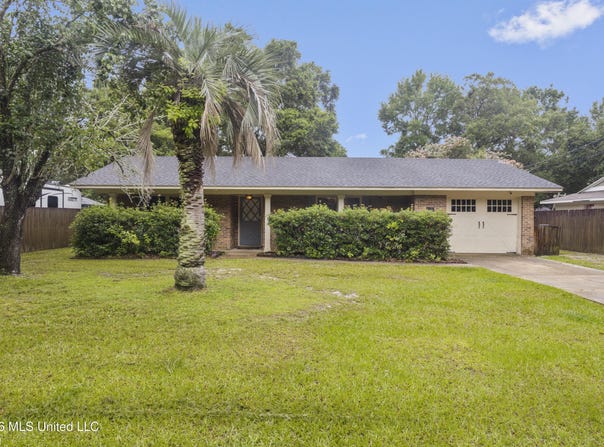 9121 Barnacle Boulevard, Ocean Springs, MS 39564