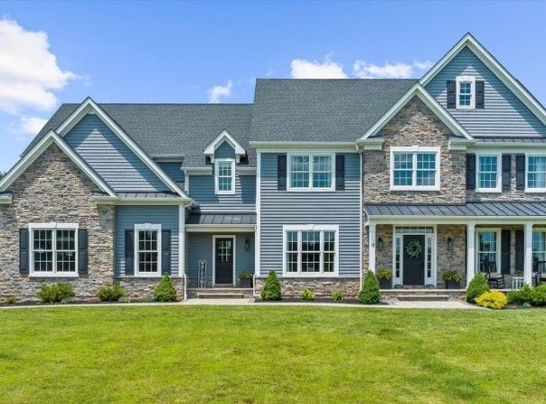 18 Robin Hill Way, Raritan Twp., NJ 08551-2060