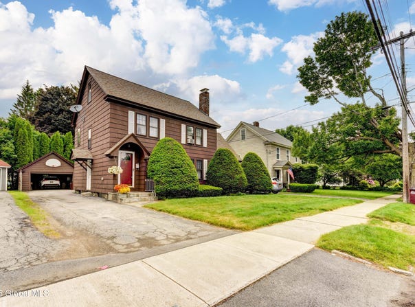233 E Fulton Street, Gloversville, NY 12078