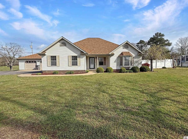 150 Wrather Rd, Murray, KY 42071