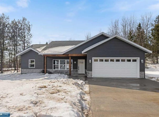 912 Carter Circle, Eveleth, MN 55734
