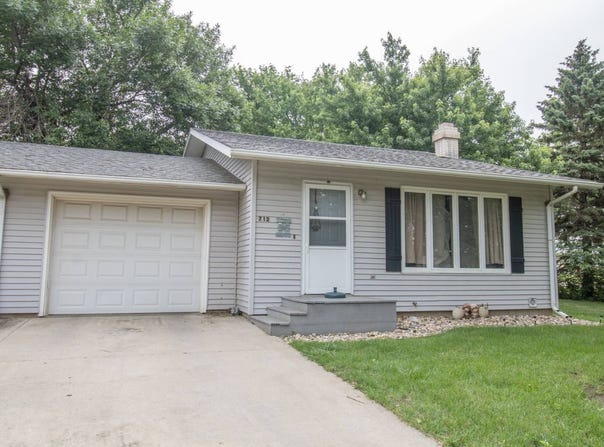 714 18th PL, Rock Valley, IA 51247