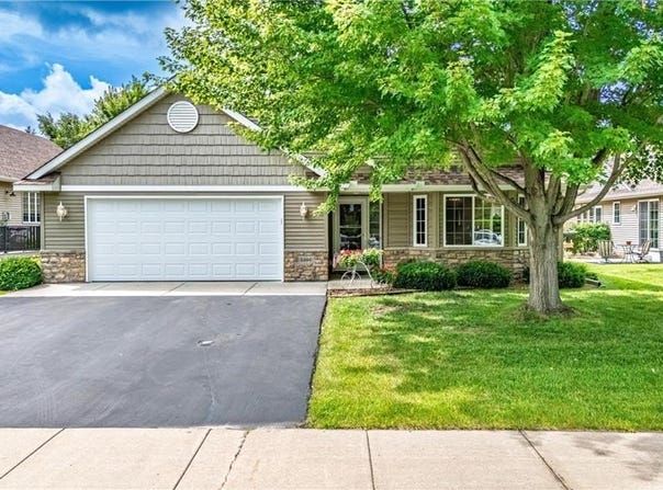 1404 3rd Street SE, New Prague, MN 56071