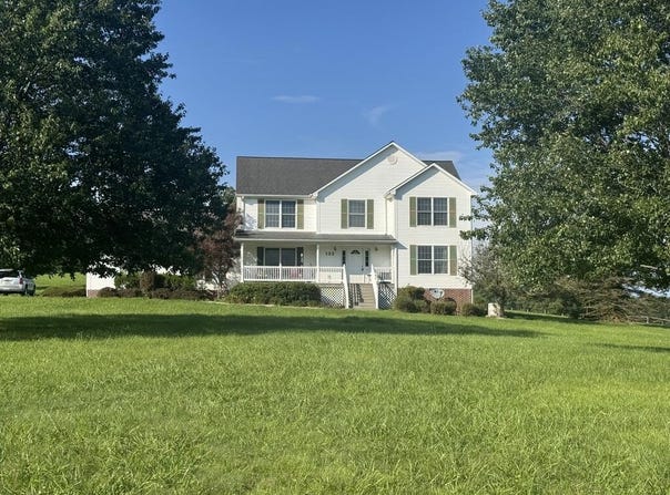 132 Delphia Lane, MT. HOPE, WV 25880