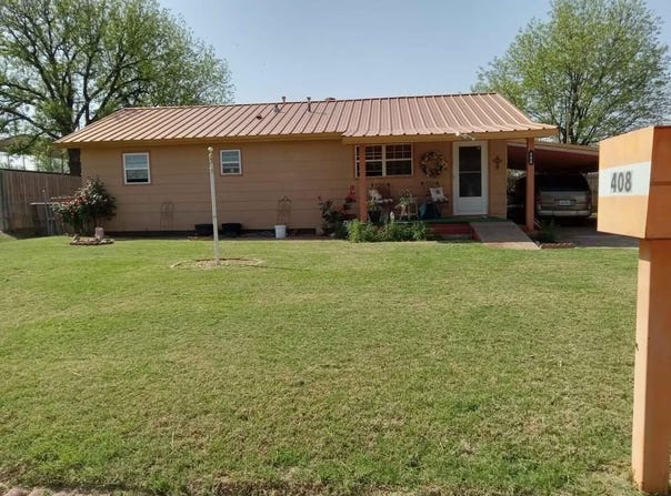 408 E Johnston Street, Rotan, TX 79546