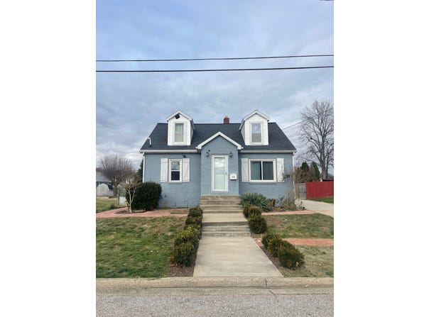 108 1st Ave, Huntingburg, IN 47542