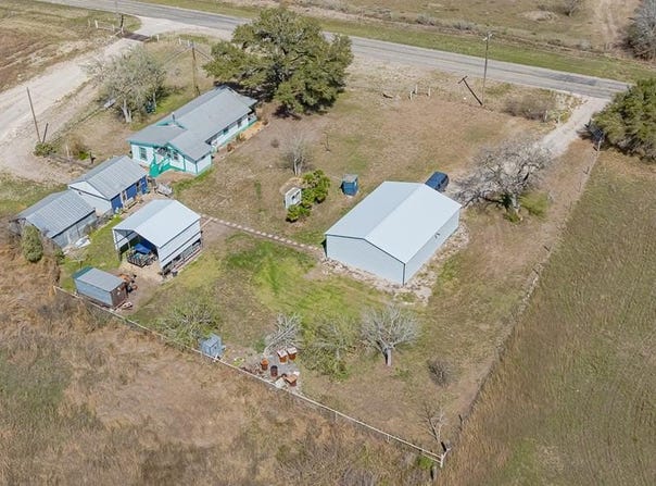 1523 FM 1465, Tuleta, TX 78162