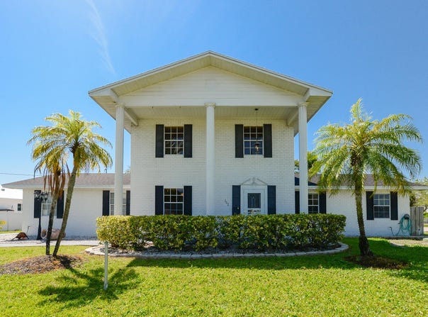 102 NE Surfside Avenue, Port Saint Lucie, FL 34983