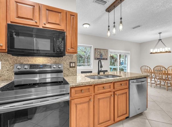 4776 Lago Vista Dr, Coconut Creek, FL 33073
