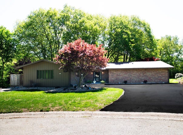 1245 Hillcrest Circle, Monmouth, IL 61462