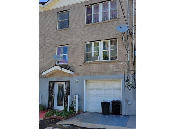 514 B 32 Street, Far Rockaway, NY 11691