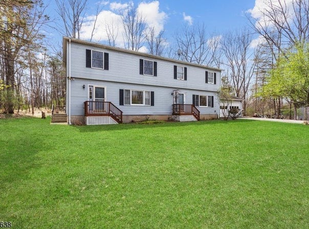 902 W Walnut Dr, Stillwater Twp., NJ 07860-4621