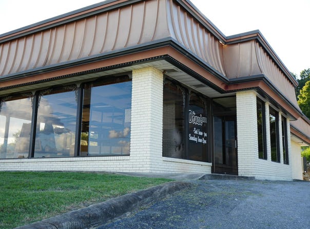909 Florence Blvd, Florence, AL 35630