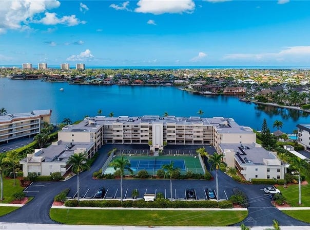 838 W Elkcam, MARCO ISLAND, FL 34145