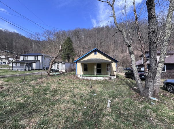 3881 Pond Creek Road, Pinsonfork, KY 41555