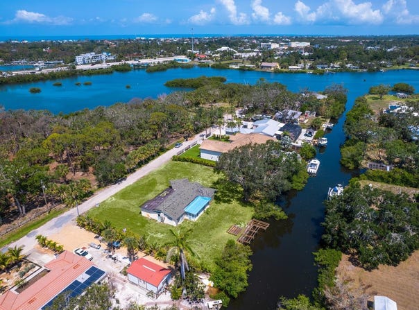 606 BITTNER BOULEVARD, NOKOMIS, FL 34275