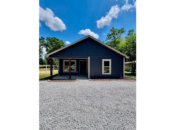 406 Willow St, SANDERSVILLE, MS 39477