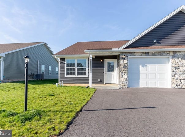 71 PACIFIC AVENUE, MILROY, PA 17063