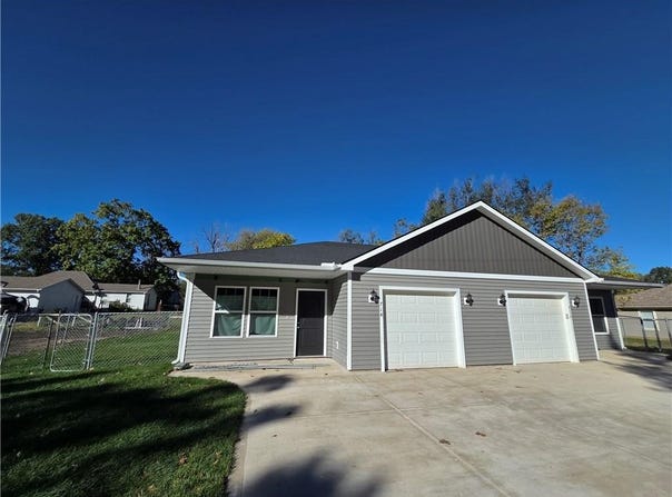 30 E 7th Street, Adrian, MO 64720