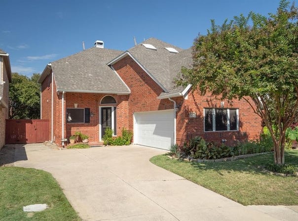 215 Edgestone Drive, Irving, TX 75063