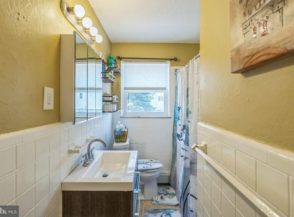 711 POPLAR STREET, SHARON HILL, PA 19079