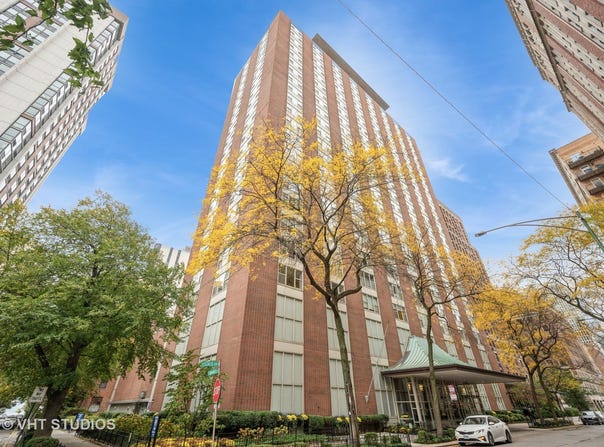 1325 N State Parkway, Chicago, IL 60610