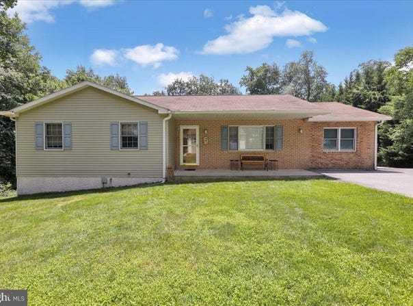 70 MCEWEN LANE, ELVERSON, PA 19520